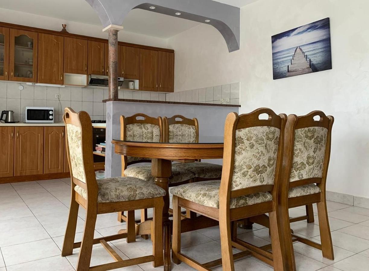 Apartman Visic 1692 Kaštela Exteriör bild