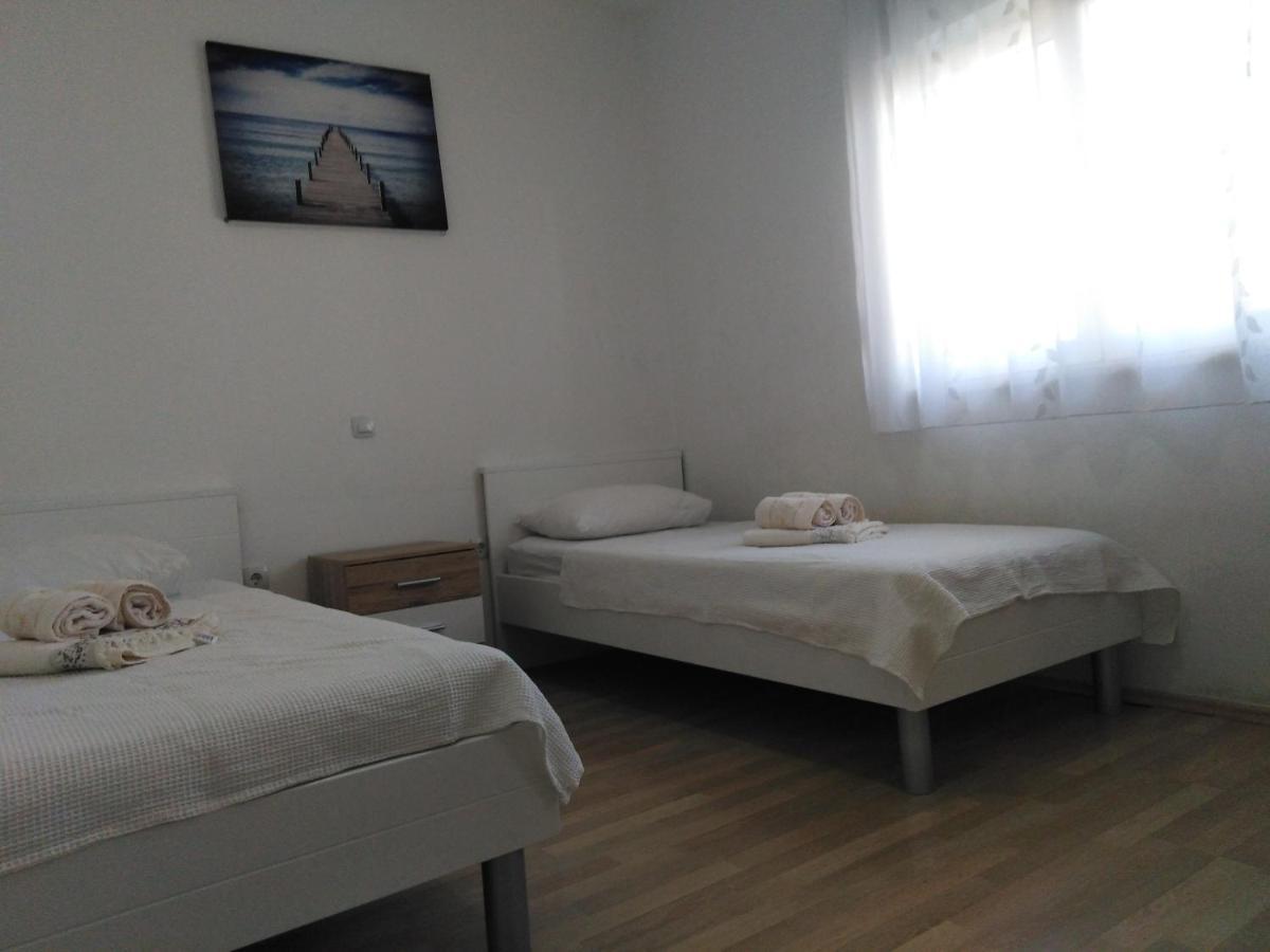 Apartman Visic 1692 Kaštela Exteriör bild