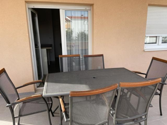 Apartman Visic 1692 Kaštela Exteriör bild