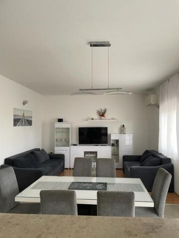 Apartman Visic 1692 Kaštela Exteriör bild
