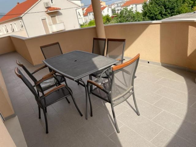 Apartman Visic 1692 Kaštela Exteriör bild